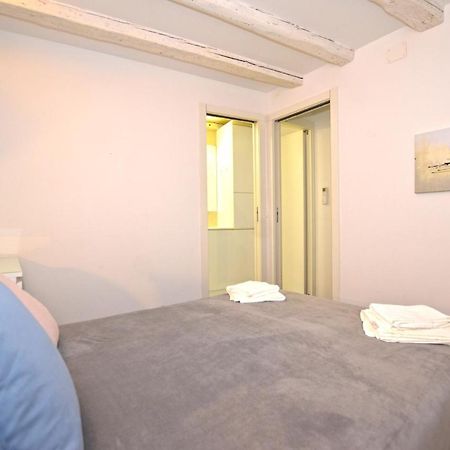 Pisinium Apartment 罗维尼 外观 照片