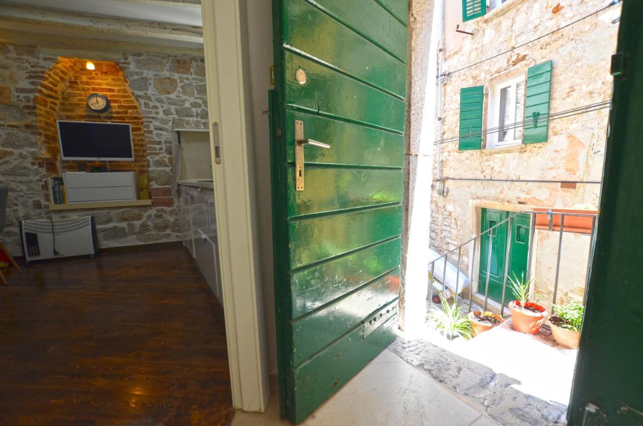 Pisinium Apartment 罗维尼 外观 照片