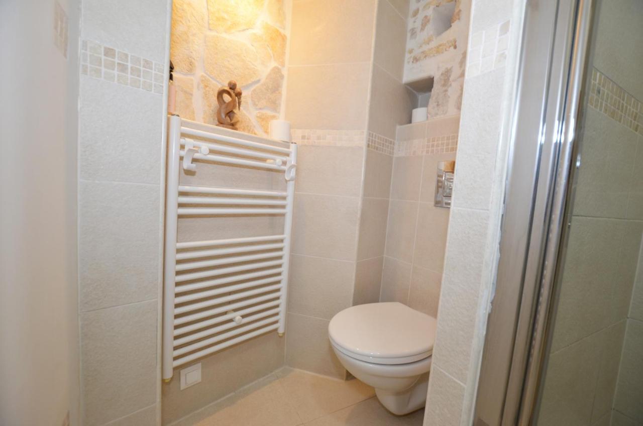 Pisinium Apartment 罗维尼 外观 照片